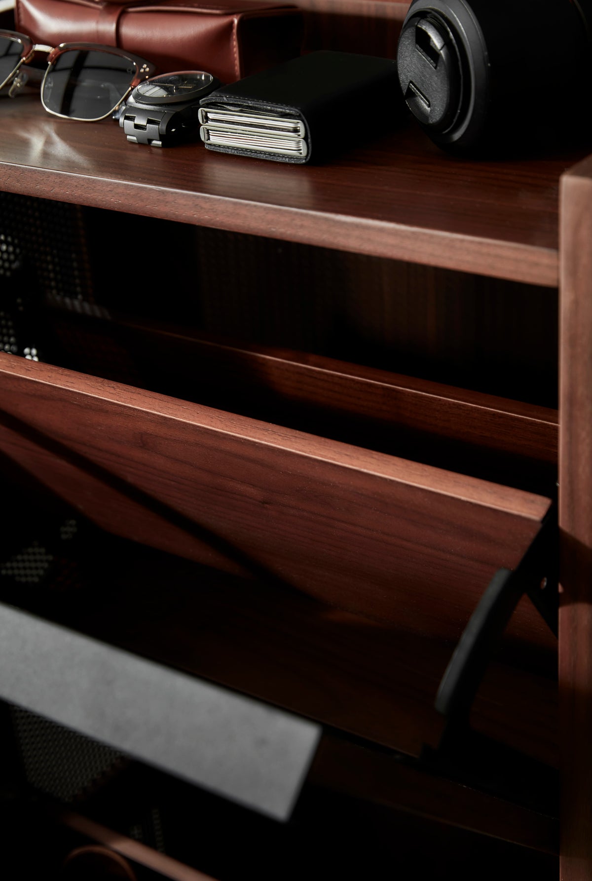 Cadre Shoe Rack